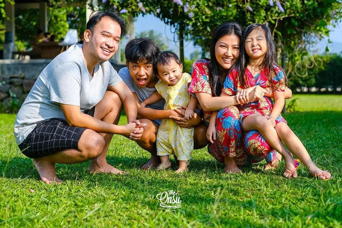 [Fimela] Ruben Onsu dan Sarwendah