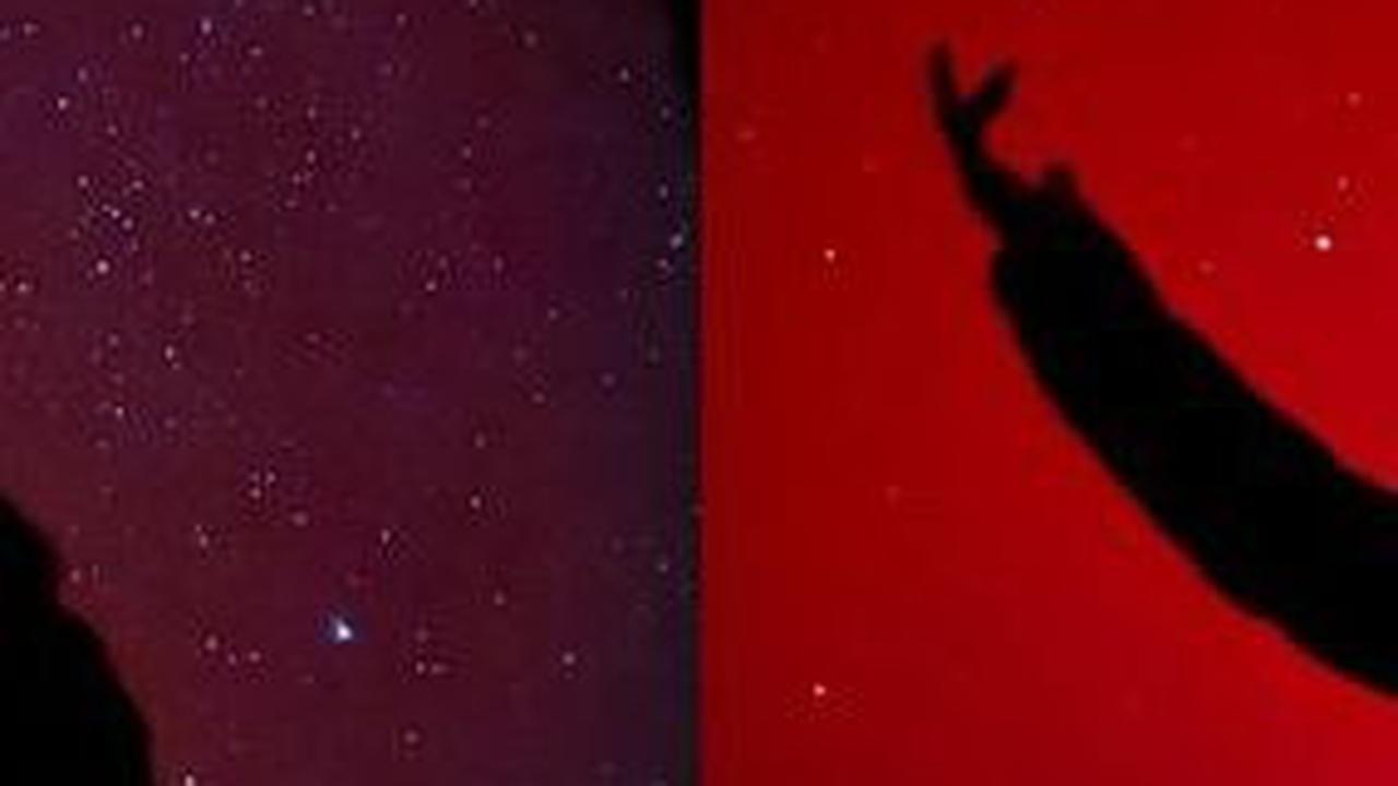 Nana dan Andrew mengaku tidak menyangka bisa melihat keindahan Aurora berwarna merah yang sangat langka.