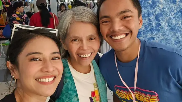 Dian Sastrowardoyo dan guru favoritnya (Instagram/therealdisastr)