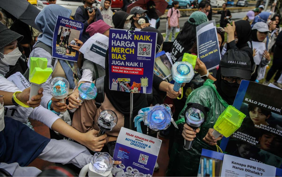 Aksi Fans K-Pop tolak PPN 12 Persen