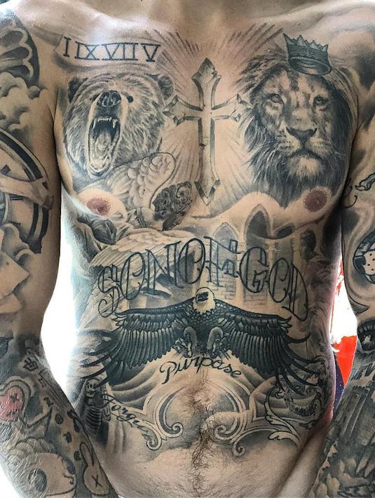 8 Potret Seksi Tato  Justin Bieber yang Habiskan Waktu 