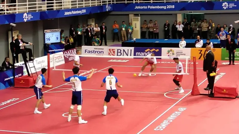 Saat Tim sepak takraw putra Indonesia melawan Korea Selatan