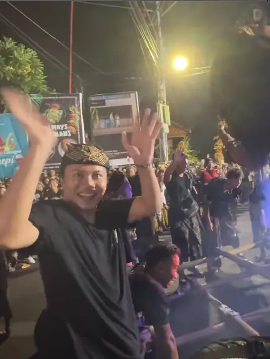 Rizky Febian di acara pengerupukan. [Foto: Instagram/rizkyfbian]