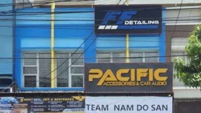 6 Potret Nama Warung Terinspirasi dari Film Ini Kocak Banget