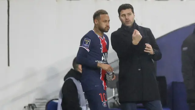 Kegembiraan Mauricio Pochettino Antar PSG Raih Juara Piala Super Prancis