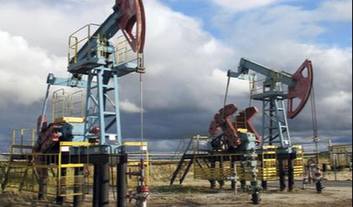 Faktor kedua yang sangat berpengaruh yakni lifting dari minyak dan gas.