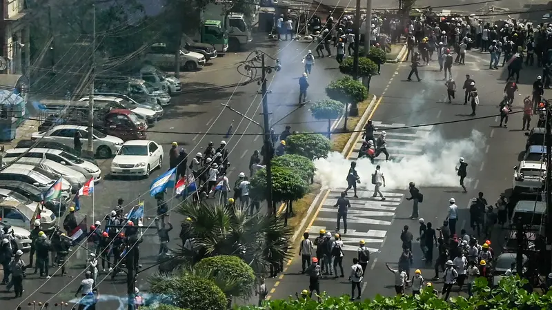 Puluhan Pengunjuk Rasa Tewas dalam Bentrokan di Myanmar