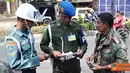 Citizen6, Surabaya: Sebanyak 48 siswa Khursus Perwira (Suspa) dan Khursus Bintara (Susba) Pemeliharaan Ketertiban POM TNI melaksanakan Latihan Praktek Operasi Penegakan dan Ketertiban (Opsgaktib) lalu lintas, Kamis (14/6). (Pengirim: Penkobangdikal)