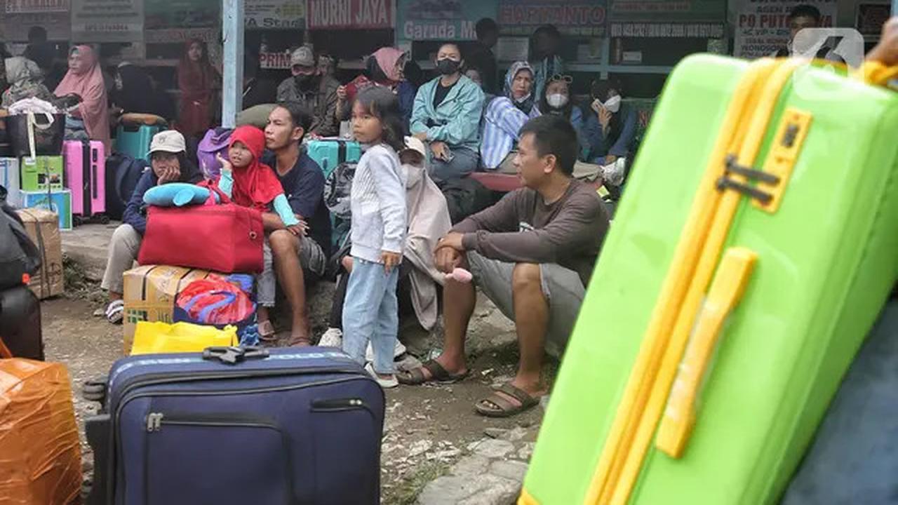H-5 Lebaran 2025, Calon Pemudik Padati Terminal Bayangan Pondok Pinang Jakarta