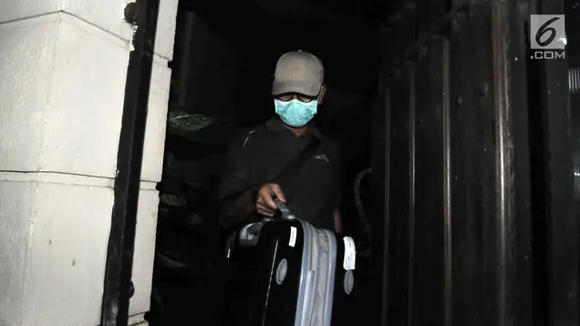 Tim Penyidik KPK Geledah Rumah Dirut PLN