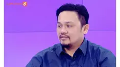 Saat melihat foto berdua dengan Regina, secara spontan Farhat menyebut jika itu hanyalah buang-buang waktu dan uang.