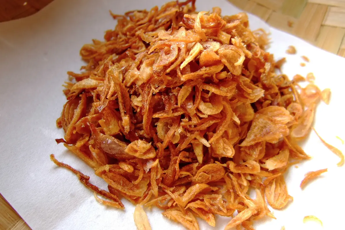 ilustrasi bawang goreng