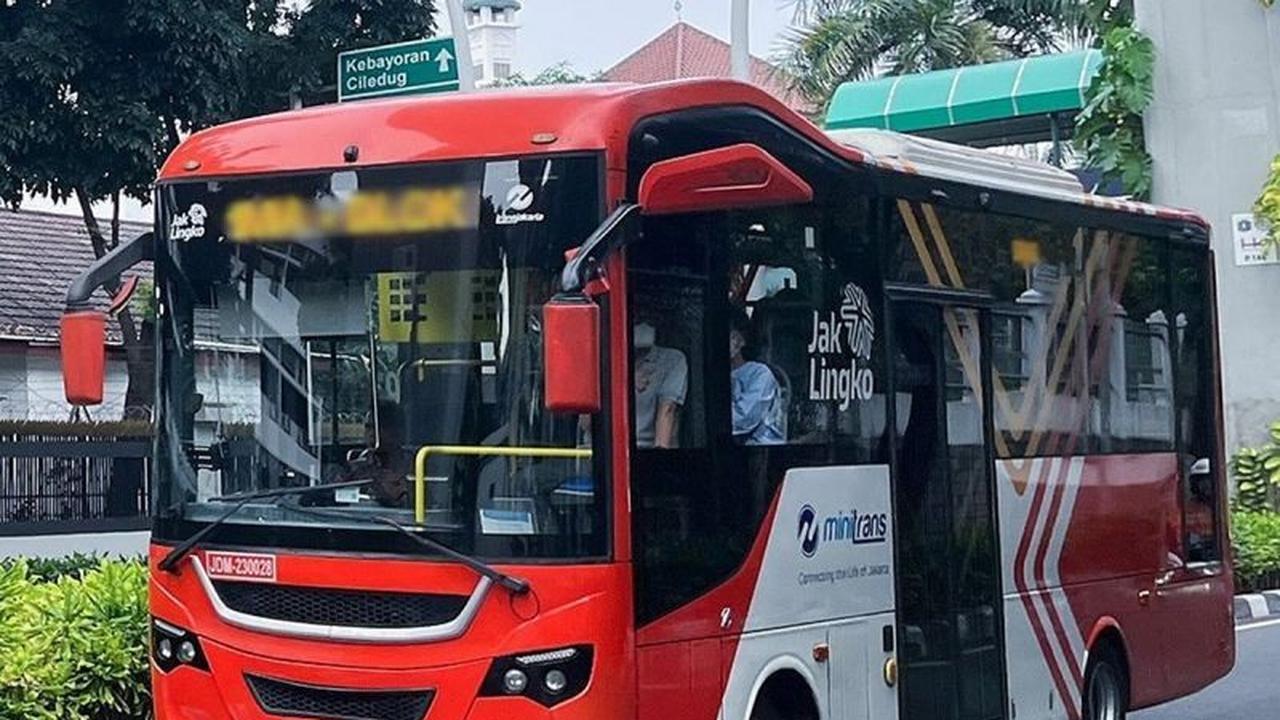 Transjakarta Setop Operasional Sejumlah Rute Akibat Banjir Jakarta Jumat Pagi
