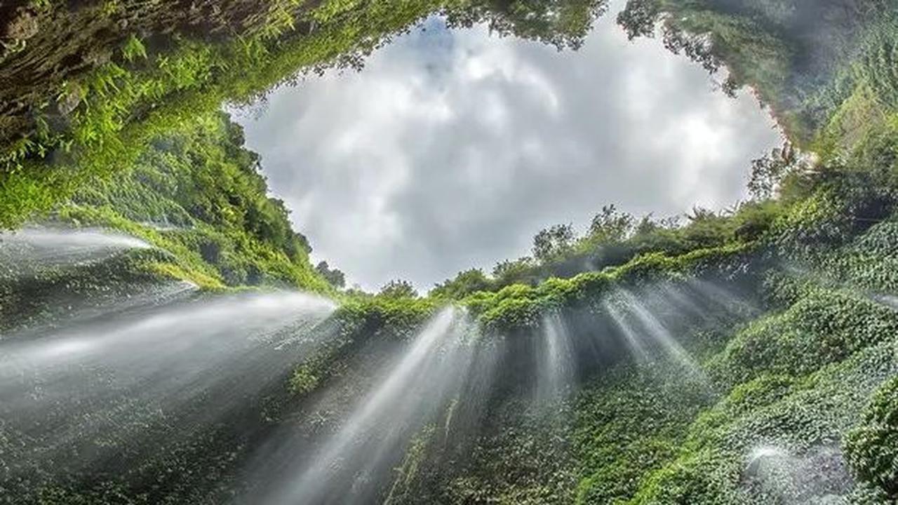 2. Air Terjun Madakaripura, Probolinggo<br>
