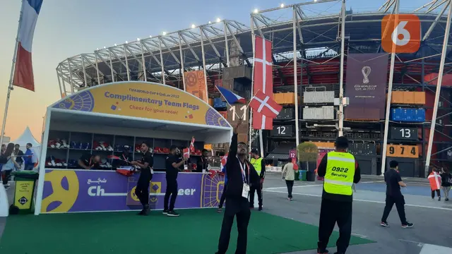 Bagi-bagi Bendera Gratis di Piala Dunia 2022