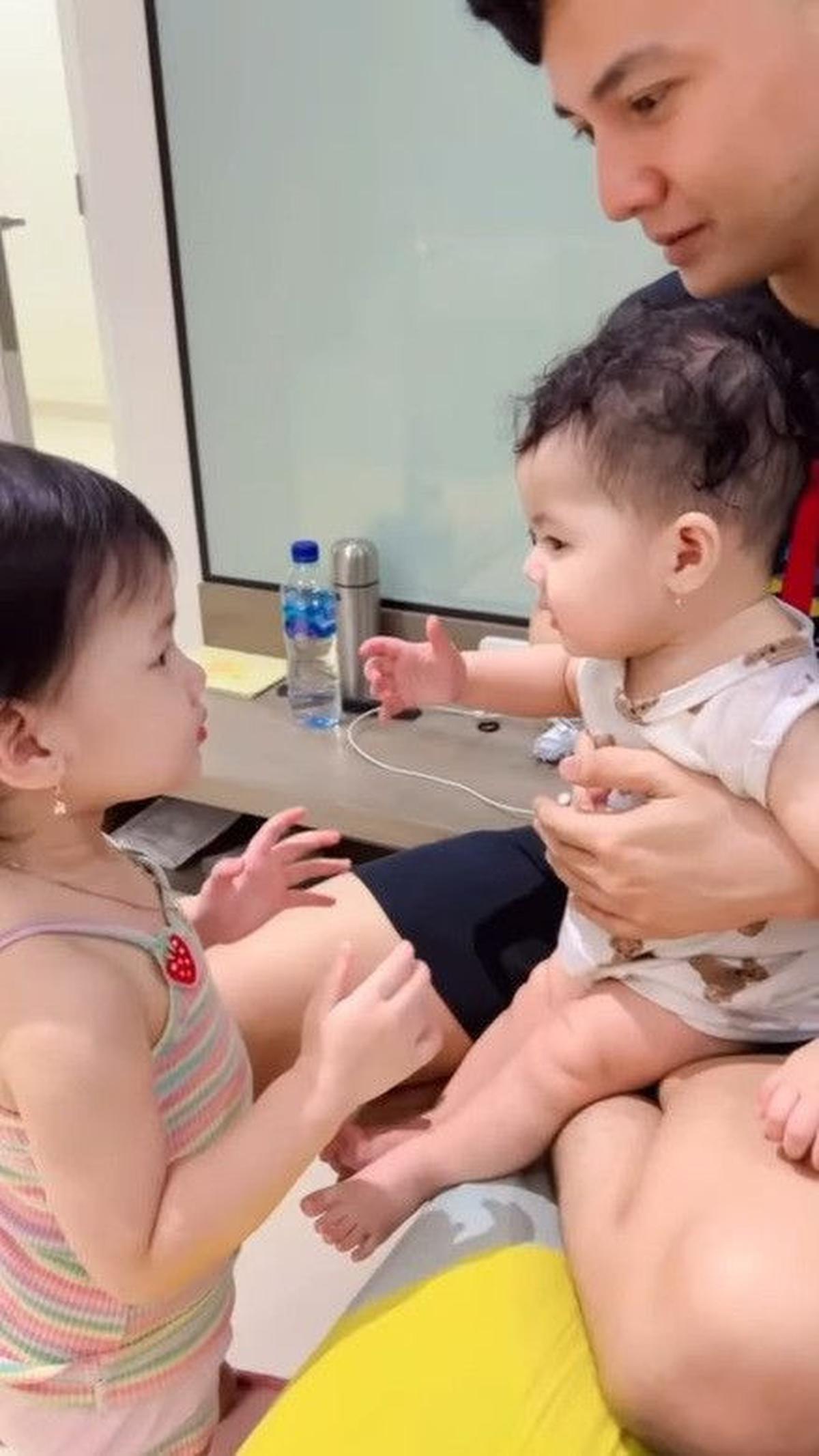 Interaksi Gemas Gendhis dan Kenes