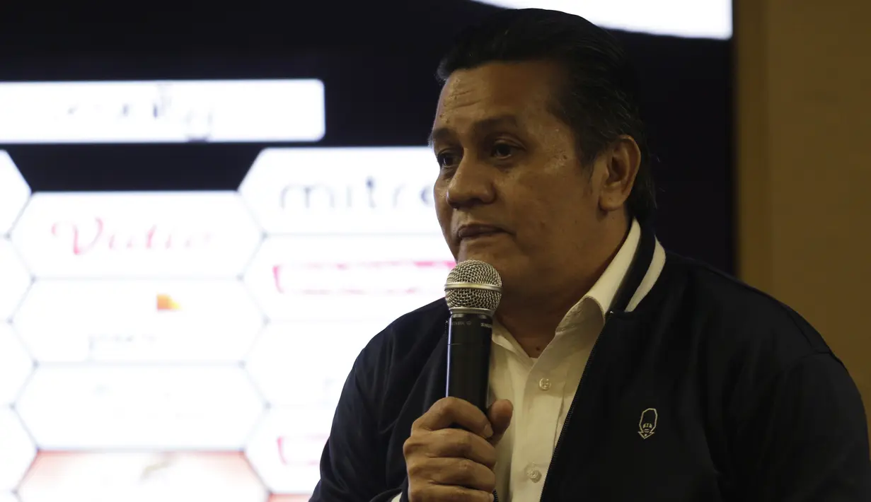 PLT Ketum PSSI, Gusti Randa, saat drawing delapan besar Piala Presiden 2019 di ruang media SUGBK, Jakarta, Selasa (19/3). Pertandingan akan berlangsung pada 29-31 Maret mendatang. (Bola.com/Yoppy Renato)