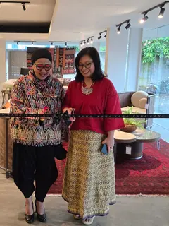 Kana Furniture berkolaborasi dengan Rina Renville, angkat cerita budaya Indonesia.