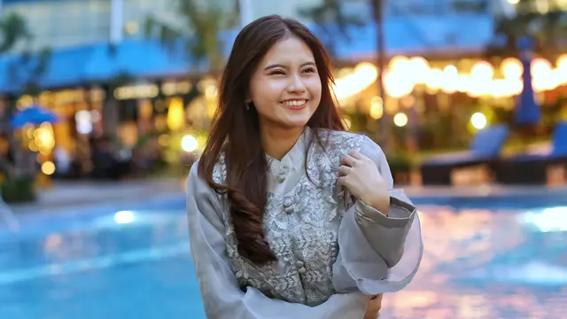 wanita februari disukai oleh banyak orang