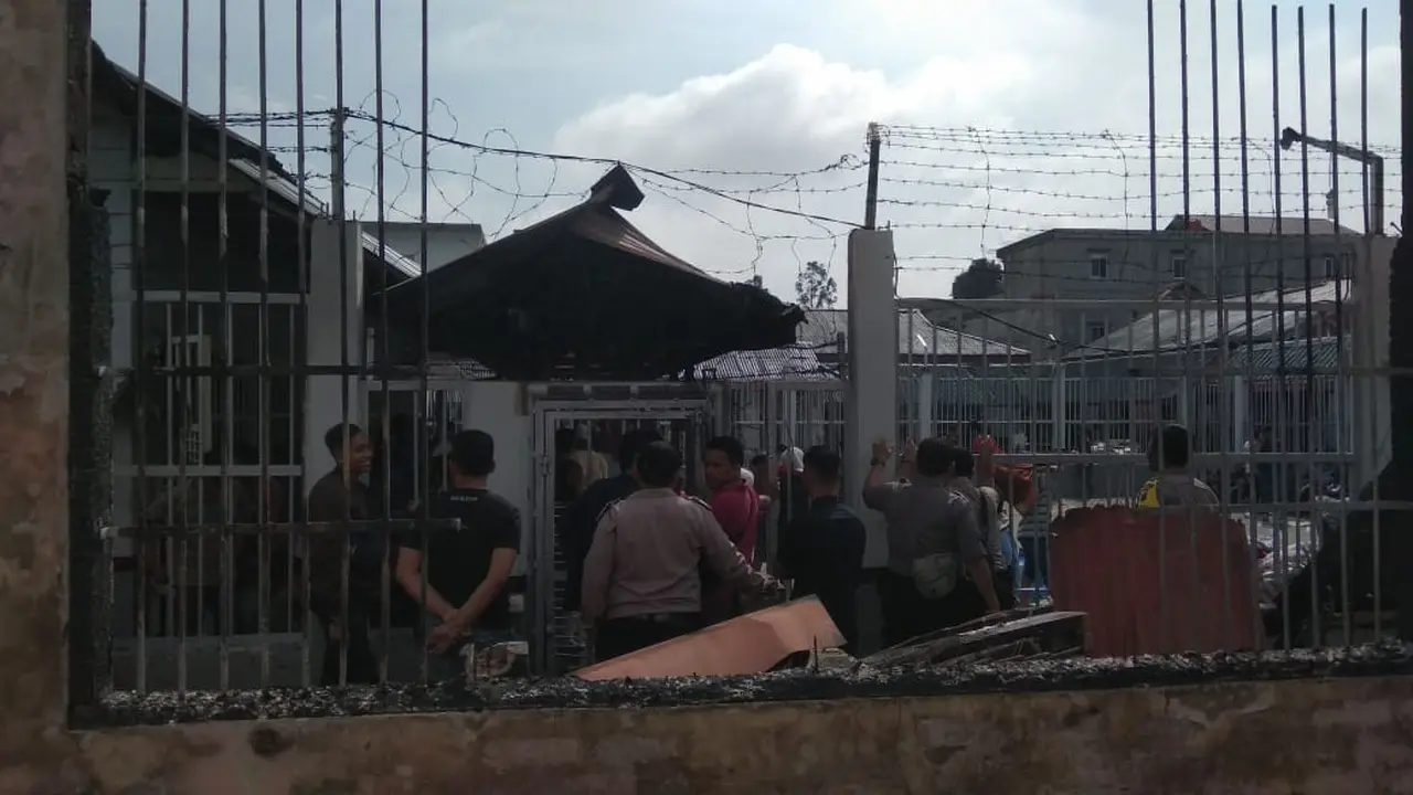 Negoisasi Polisi dan Napi di Rutan Siak