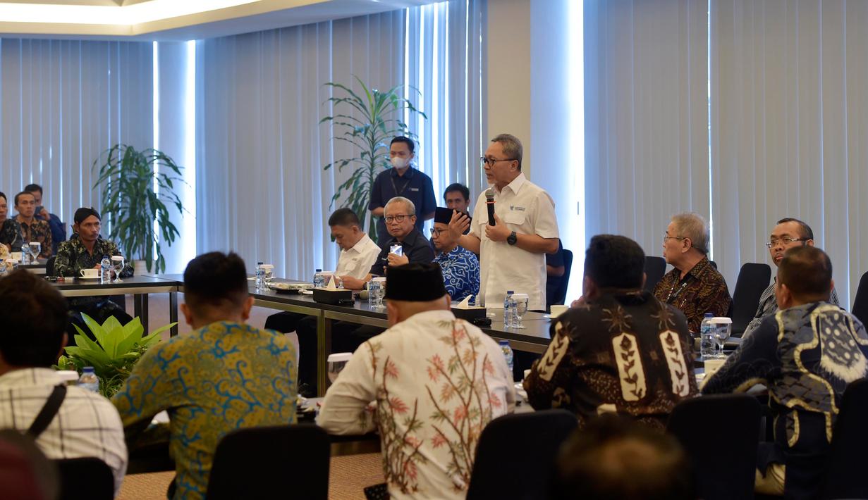 Industri rokok di dalam negeri merupakan industri yang padat karya dan menyerap hasil petani tembakau dan cengkih. (Foto: Kementerian Perdagangan RI)