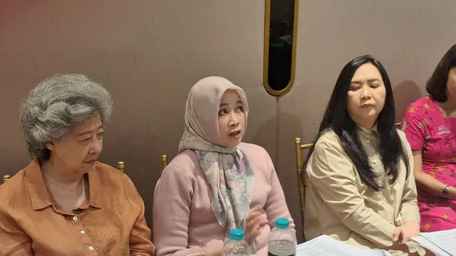 Rachmayunila menceritakan pengalamannya terdiagnosis kanker paru stadium 4 meski rutin menjaga pola hidup sehat. Ia menekankan pentingnya deteksi dini dan edukasi publik agar masyarakat tidak kecolongan. (Foto: Adinda Retno Aryani/Liputan6.com)