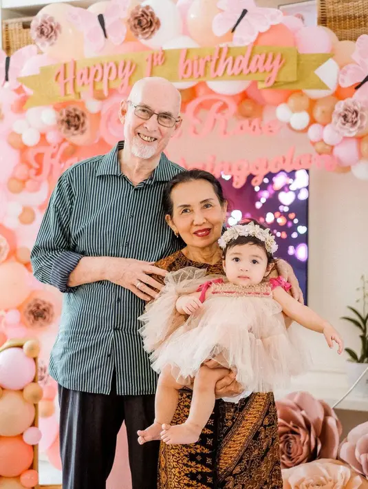 Rianti Cartwright (Instagram/riantic)