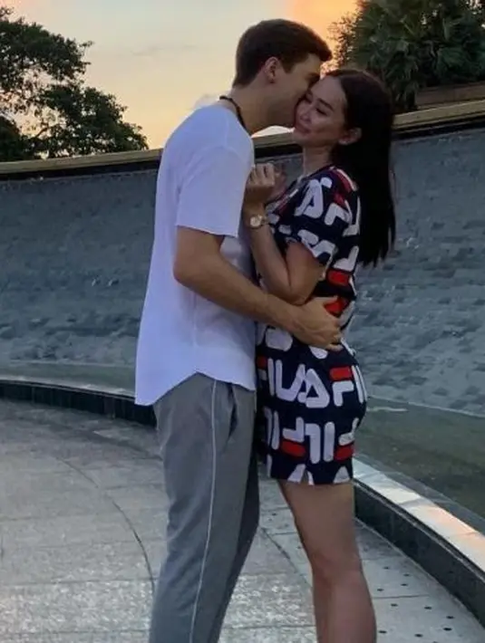 Aura Kasih dan Eryck Amaral (Instagram)