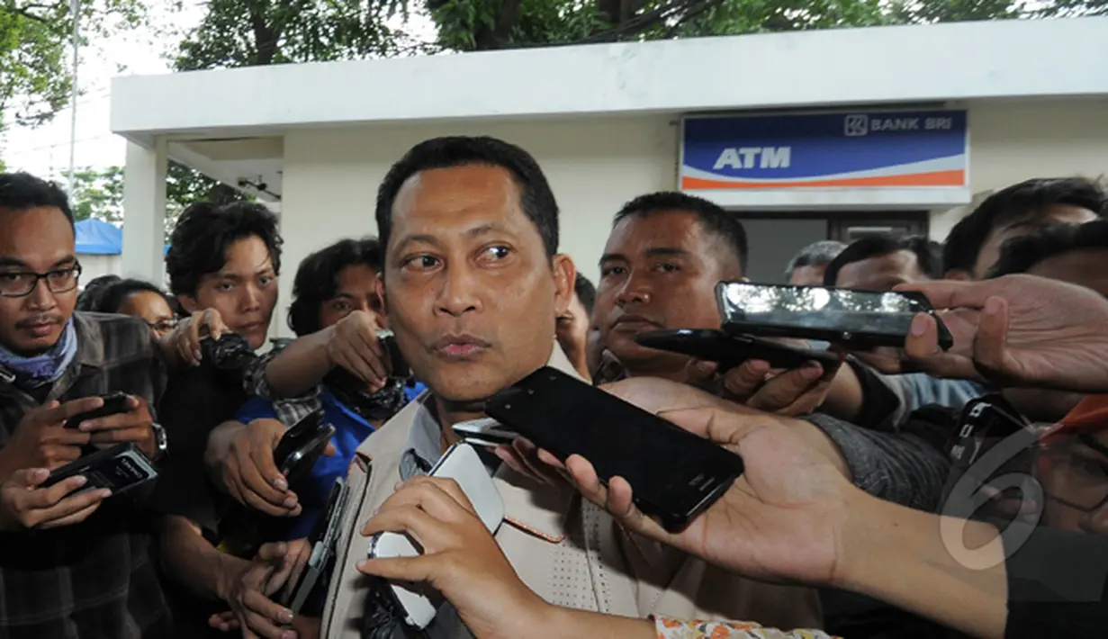 Budi Waseso menjawab pertanyaan wartawan saat tiba di Komnas HAM. Budi dipanggil Komnas HAM terkait penangkapan Bambang Widjojanto, Jakarta, Jumat (30/1/2015). (Liputan6.com/Herman Zakharia)