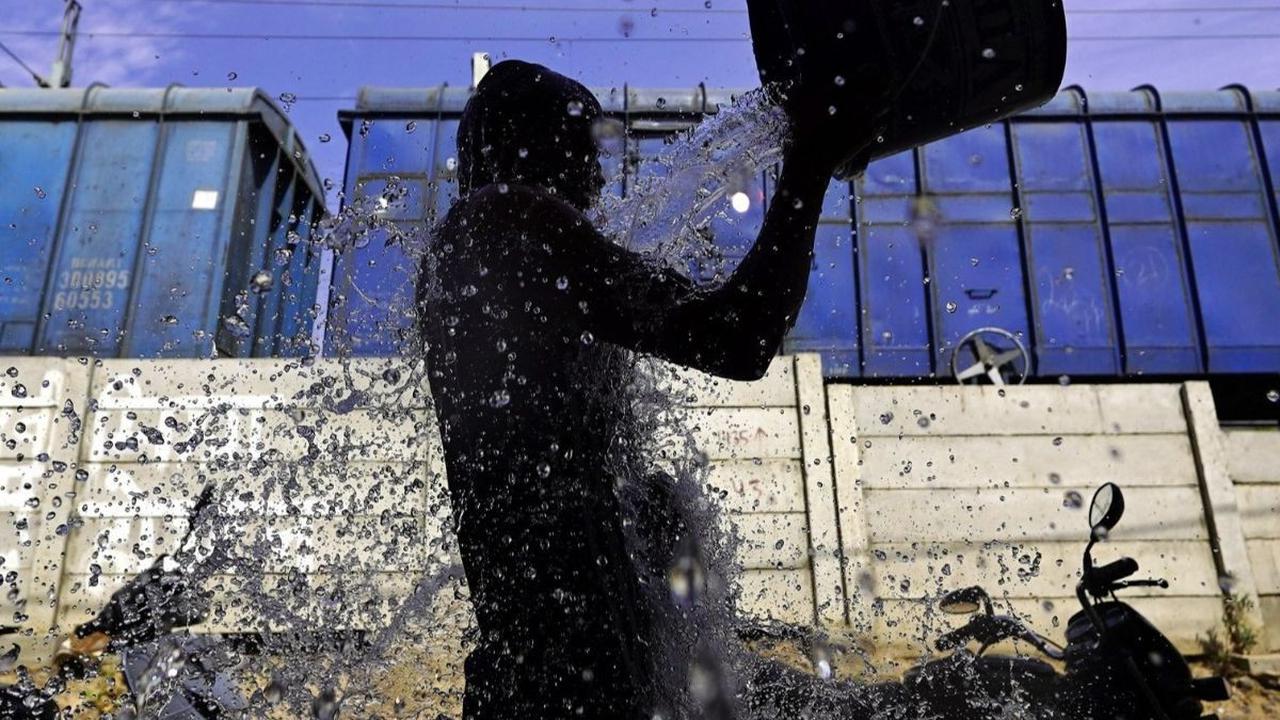 Menurut pakar cuaca terkemuka India mengatakan  pada 10 Juni 2024 lalu, gelombang panas pada tahun 2024 akan menjadi lebih panjang dari biasanya. Foto: AFP<br>