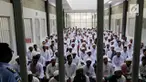 Kementerian Hukum dan HAM memberikan remisi pengurangan masa hukuman kepada 92.816 warga binaan atau narapidana.