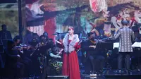 Isyana Sarasvati dalam konser seri Simfoni Untuk Bangsa. (www.indonesiakaya.com)