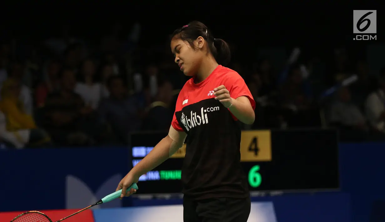 Tunggal Putri Indonesia, Gregoria Mariska Tunjung saat melawan Tai Tzu Ying (Taiwan) di Babak Kedua Indonesia Open 2017 di JCC Plenary Hall, Jakarta, Kamis (15/6). Gregoria kalah 13-21, 16-21. (Liputan6.com/Helmi Fithriansyah)