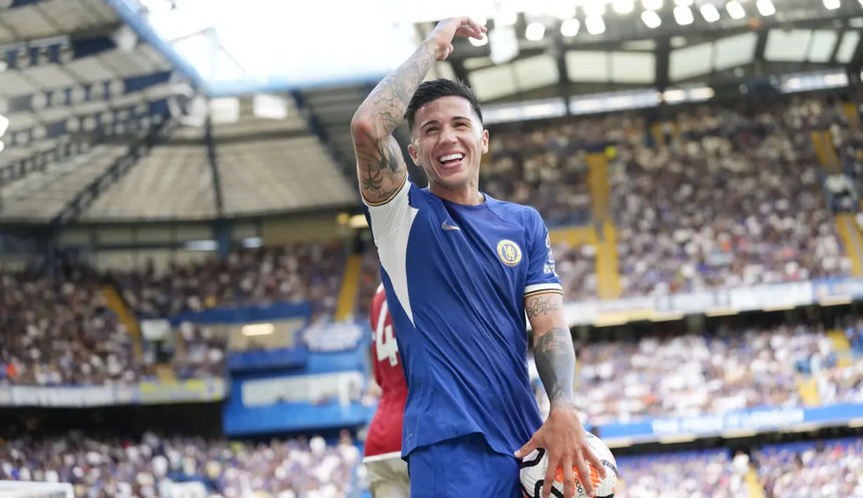 Chelsea menjadi klub yang paling boros pada bursa transfer musim panas 2023. The Blues mengeluarkan dana sebesar 464,1 juta euro untuk mendatangkan sejumlah pemain baru seperti Romeo Lavia, Christoper Nkunku, Cole Palmer, Axel Disasi, Nicolas Jackson, Lesley Ugochukwu, Robert Sanchez, Djordje Petrovic, Deivid Washington, Angelo hingga yang termahal adalah Moises Caicedo. (AP Photo/Michel Euler)