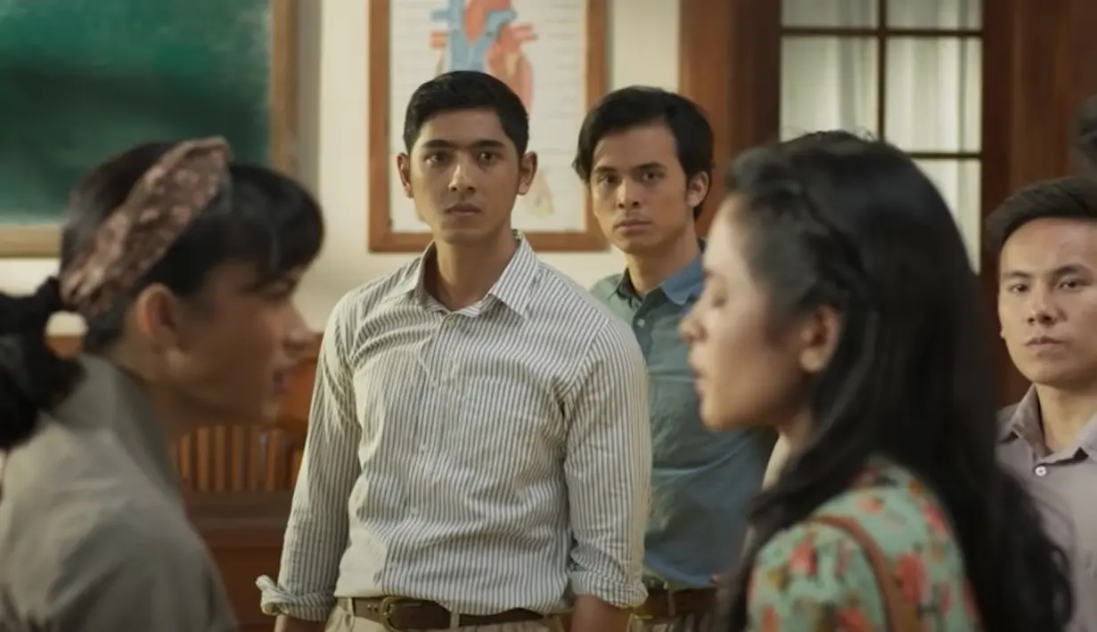 Arya Saloka dalam film Habibie & Ainun 3. (Foto: YouTube/Netflix Indonesia)