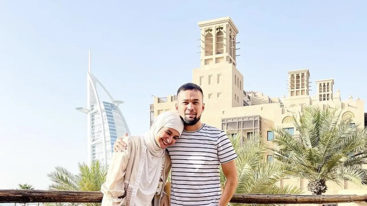 Gaya Stylish Shireen Sungkar Travelling ke Dubai