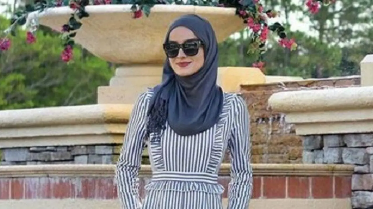 [Bintang] Tren Stripes Outfit Ini Cocok untuk Hijabers yang Ingin Tampil Stunning Saat Weekend