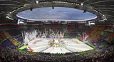 Kemeriahan upacara pembukaan Euro 2024 yang berlangsung di Allianz Arena, Munchen, Jerman, Sabtu (15/06/2024) WIB. (AP Photo/Dpa/Peter Kneffel)