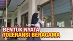 Warga Bukit Menoreh, Magelang, Jawa Tengah memiliki tradisi toleransi yang patut dipuji. Setiap Natal, warga Muslim membatu umat Kristiani membersihkan gereja, dan sebaliknya saat Idul Fitri umat Kristiani bantu membersihkan masjid.