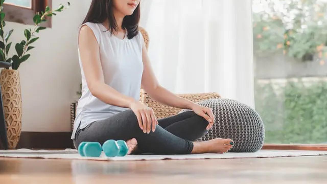 Alami Kebingungan di Usia Pertengahan 20an? Kamu Mungkin Lagi Ada di Fase Quarter Life Crisis, Ini Cara Melaluinya!