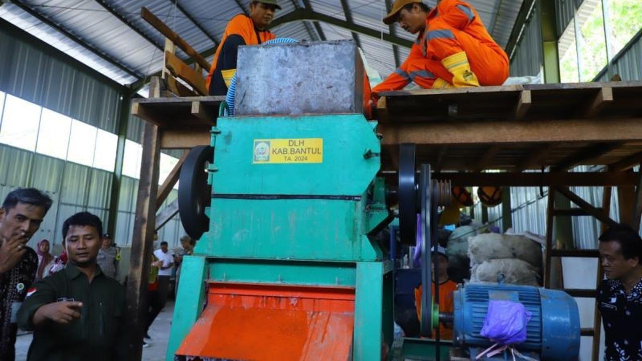 Strategi DLH Bantul: Pengolahan Sampah Plastik Bantul Libatkan Warga dengan Alat Sederhana, Kurangi 37 Ton Sampah Harian