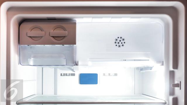 Lemari Es Atau Freezer