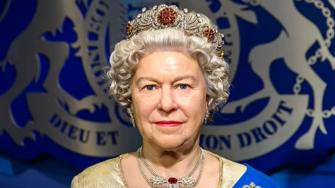 patung ratu Elizabeth II