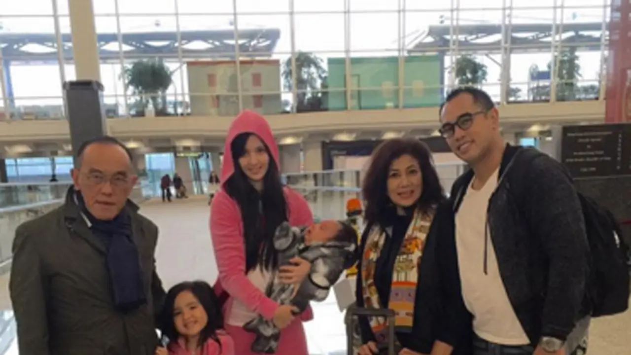 [Bintang] Nia Ramadhani dan Ardi Bakrie