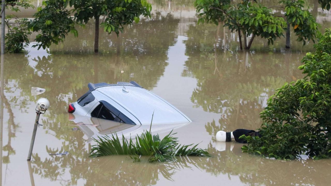 Banjir di Mega Mall Bekasi