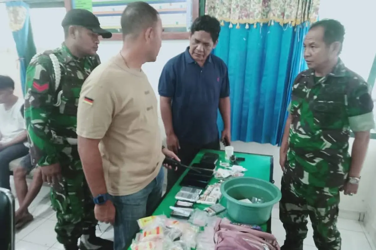 Bandar dan kurir sabu dibekuk di Dompu. (Foto: Liputan6.com/Miftahul Yani)