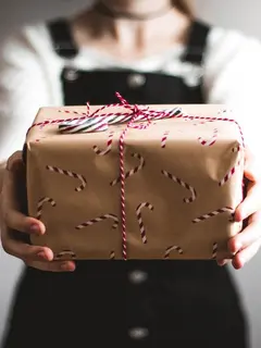 Ilustrasi kado natal (Foto: Unsplash.com/ Kira auf der Heide)