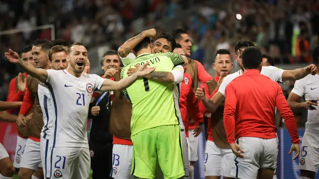 FOTO: Claudio Bravo Antar Cile ke Final Piala Konfederasi 2017