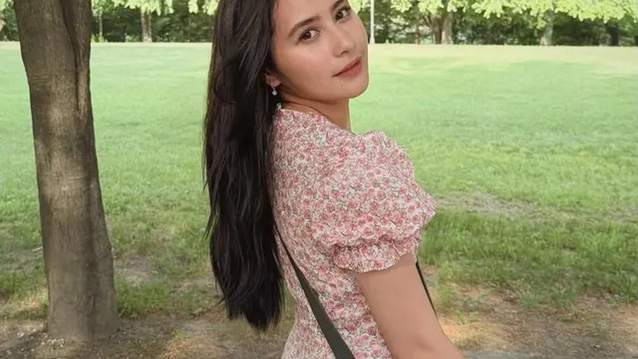 Dress Floral Kuning hingga Book Caf Look, Ini 5 Gaya Stylish Prilly Latuconsina Saat Liburan Bareng Omara di Korea