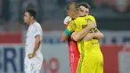 Laga antara tuan rumah Persija Jakarta kontra tamunya Persita Tangerang di Stadion Patriot Candrabhaga, Rabu (25/8/2022) malam WIB nyaris saja berakhir imbang tanpa gol. Hingga akhirnya Persija memperoleh durian runtuh di injury babak kedua saat mendapatkan hadiah penalti usai Alfriyanto Nico dijatuhkan Nelson Alom di dalam kotak penalti. Eksekusi Abdulla Yusuf Helal pun berjalan mulus dan memastikan Macan Kemayoran menang 1-0 yang menjadi kemenangan ketiganya musim ini. Berikut Ekspresi kemenangan para pemain serta tim ofisial Persija dalam laga tersebut. (Bola.com/M Iqbal Ichsan)